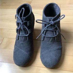 TOM’S Desert Wedge bootie in Grey NWOT